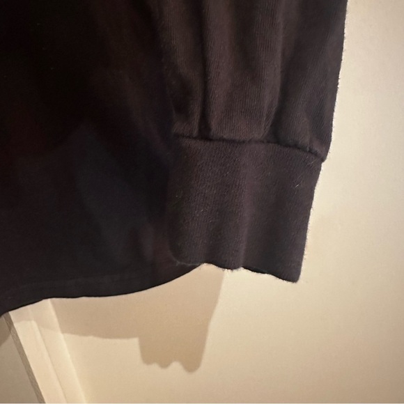 TLC  2023 Hot  Summer Nights Concert t-shirt Long Sleeved  ( no size tag) - Picture 5 of 6